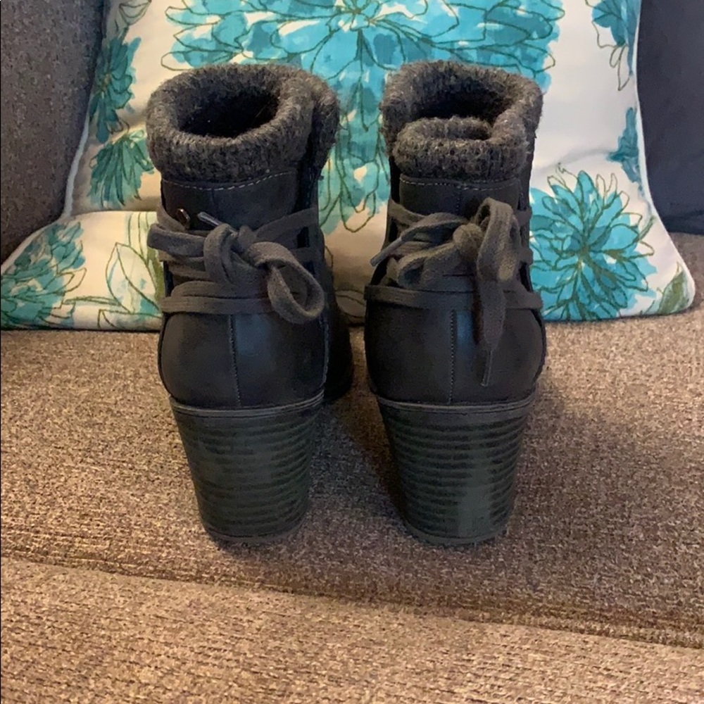 Roxy Booties - Picture 4 of 7